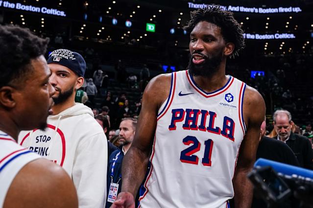 Joel Embiid kerskui jälleen omalla vahvuudellaan